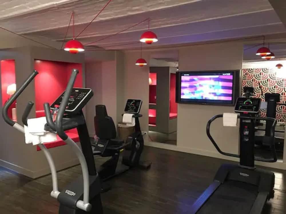 Hotel Eiffel Seine 3*