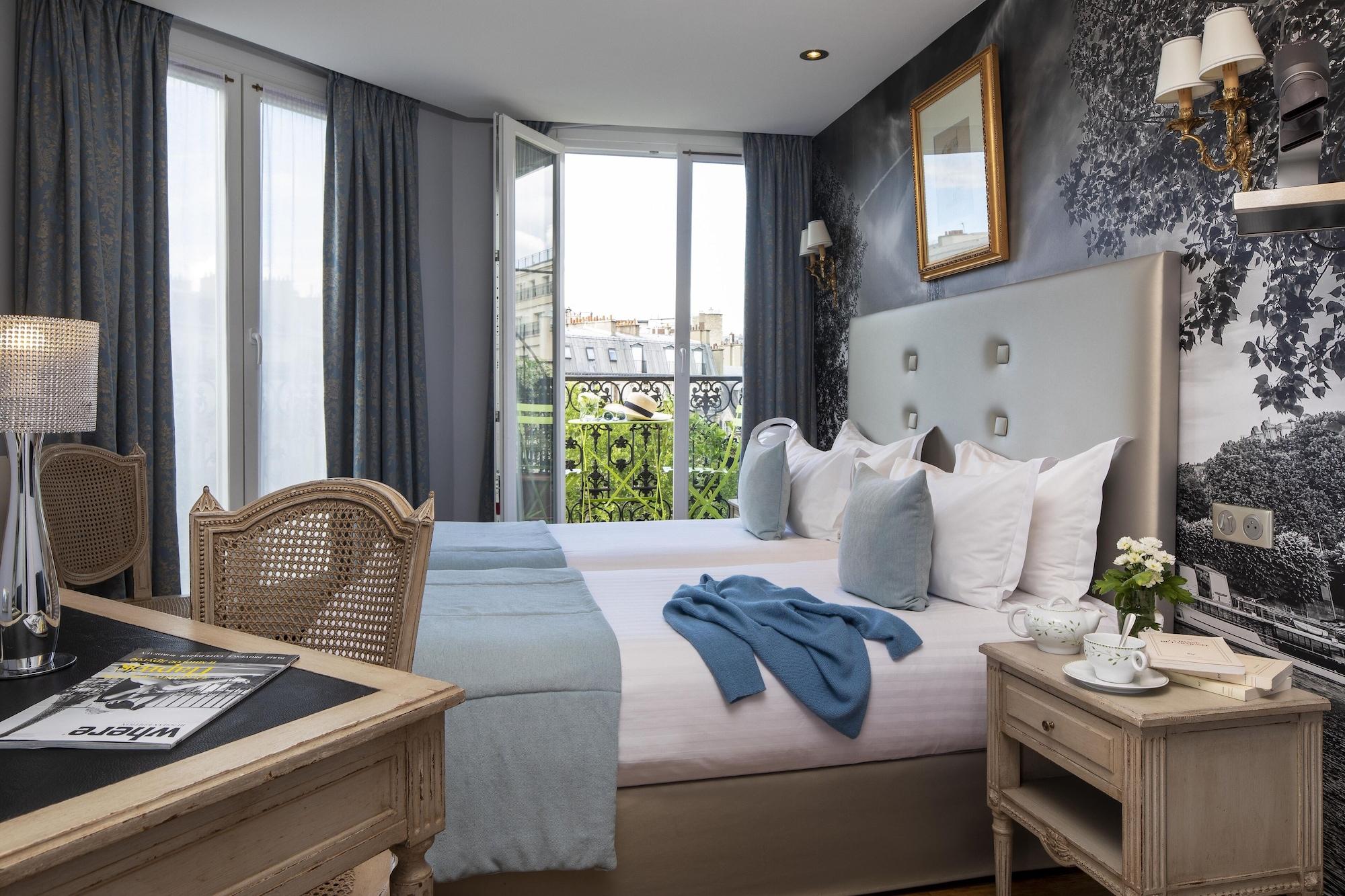 Plaza Elysées Hotel 4*