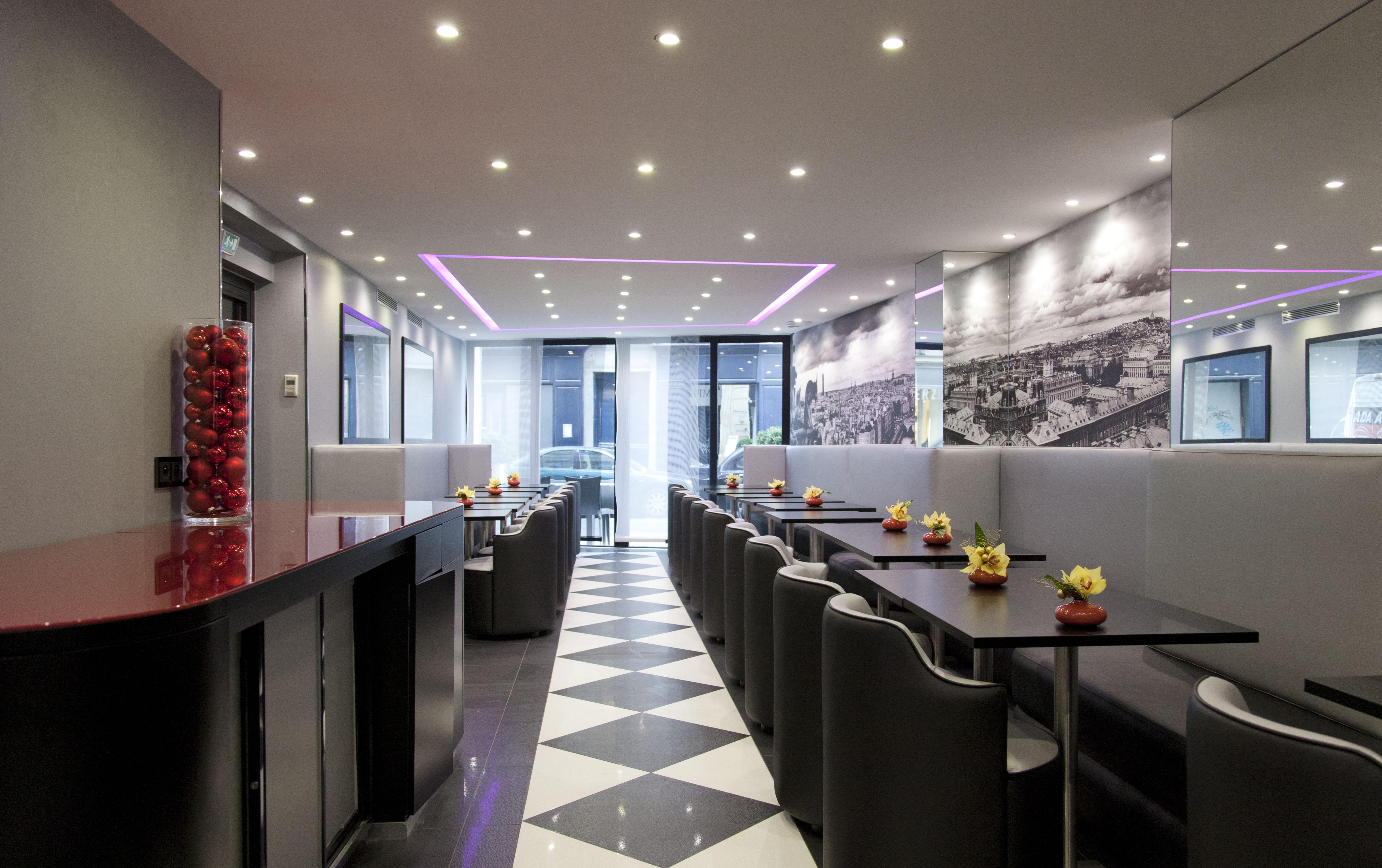 L'empire Hotel