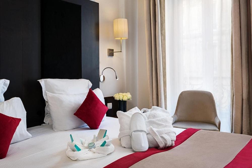Elysees Bassano 4*
