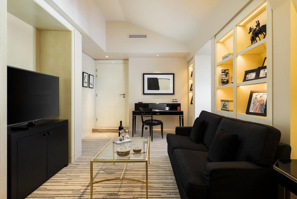 Montaigne Hotel Paris