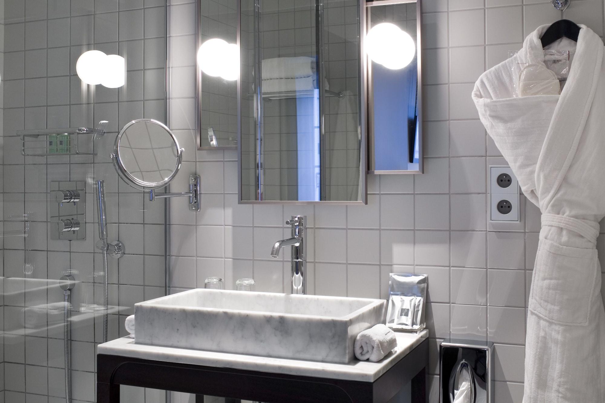 Hotel Saint Dominique 4*