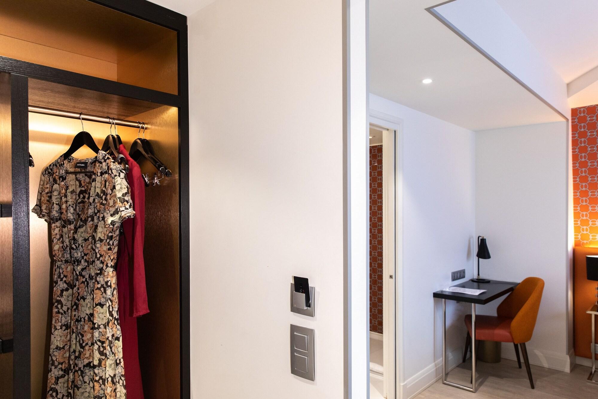 Dress Code Hotel Paris