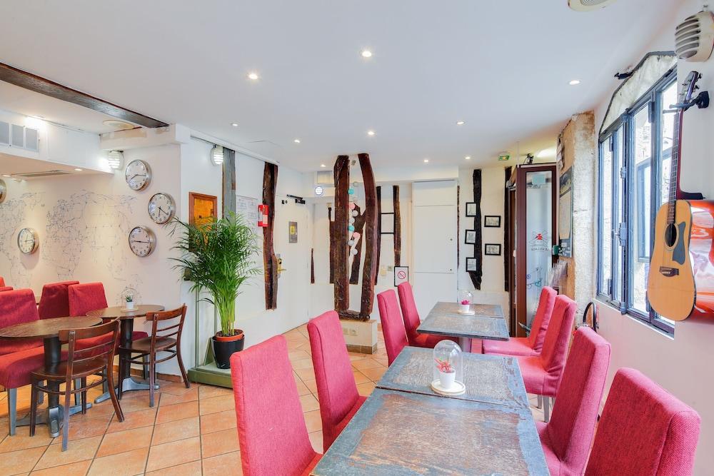 Albergue Le Village Montmartre By Hiphophostels