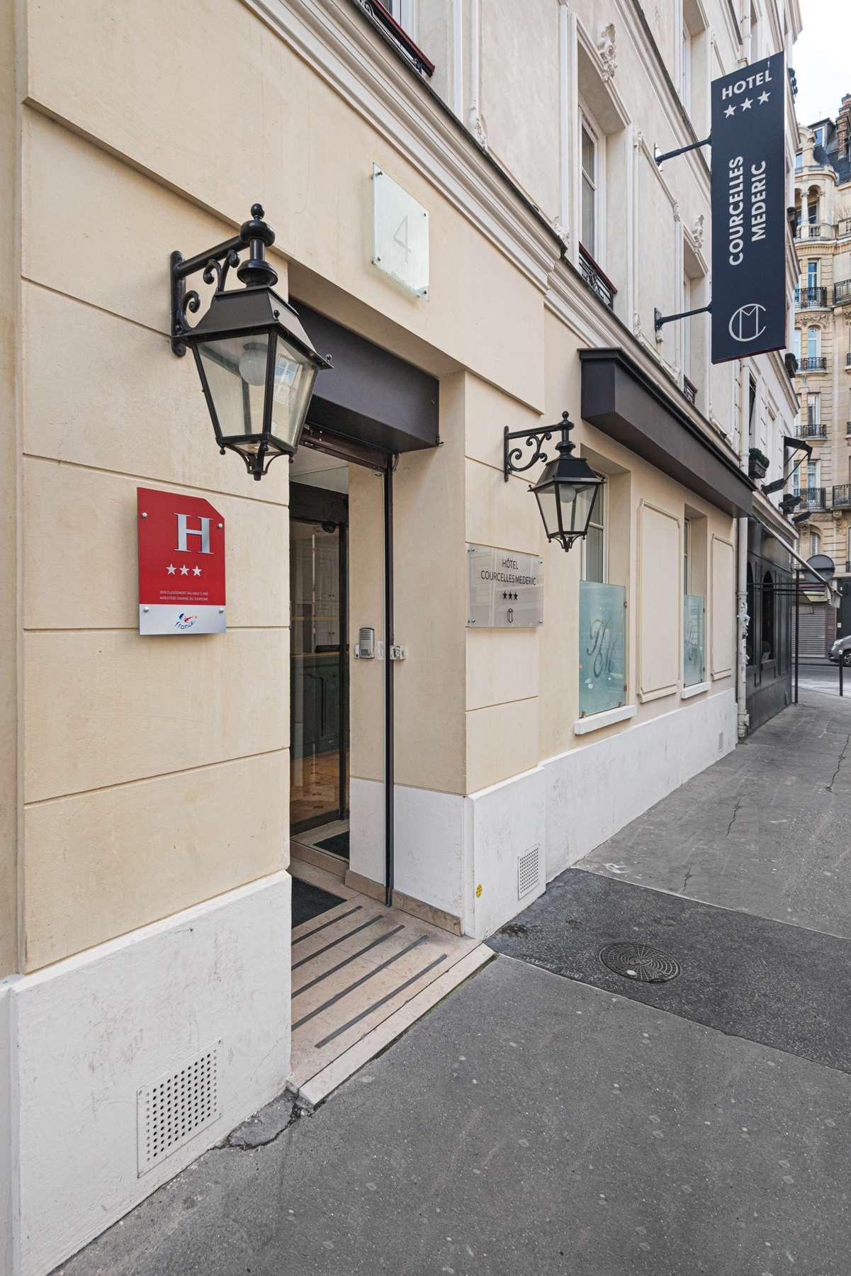Hotel Courcelles Mederic 3*