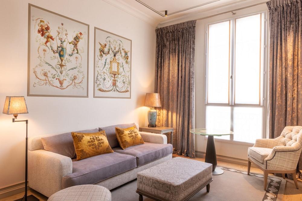 De Montesquieu Hotel 5*