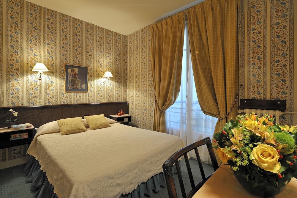 Clement Hotel 2*