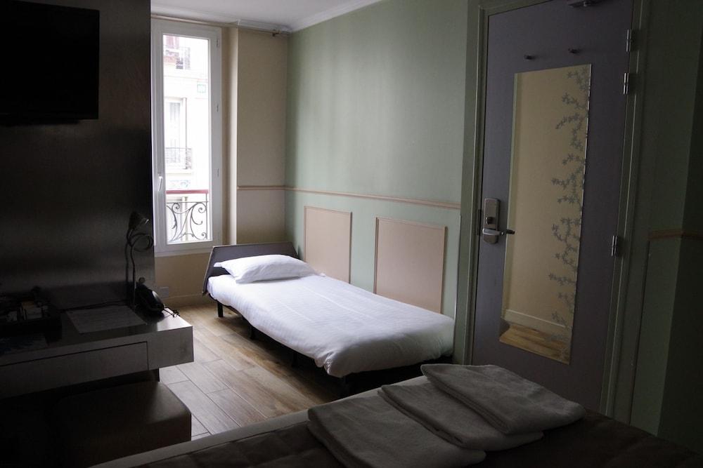 District Republique 2* Paris