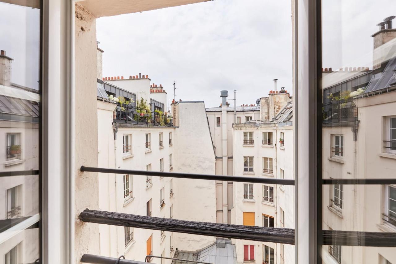 Montmartre - Rue Richer * Paris