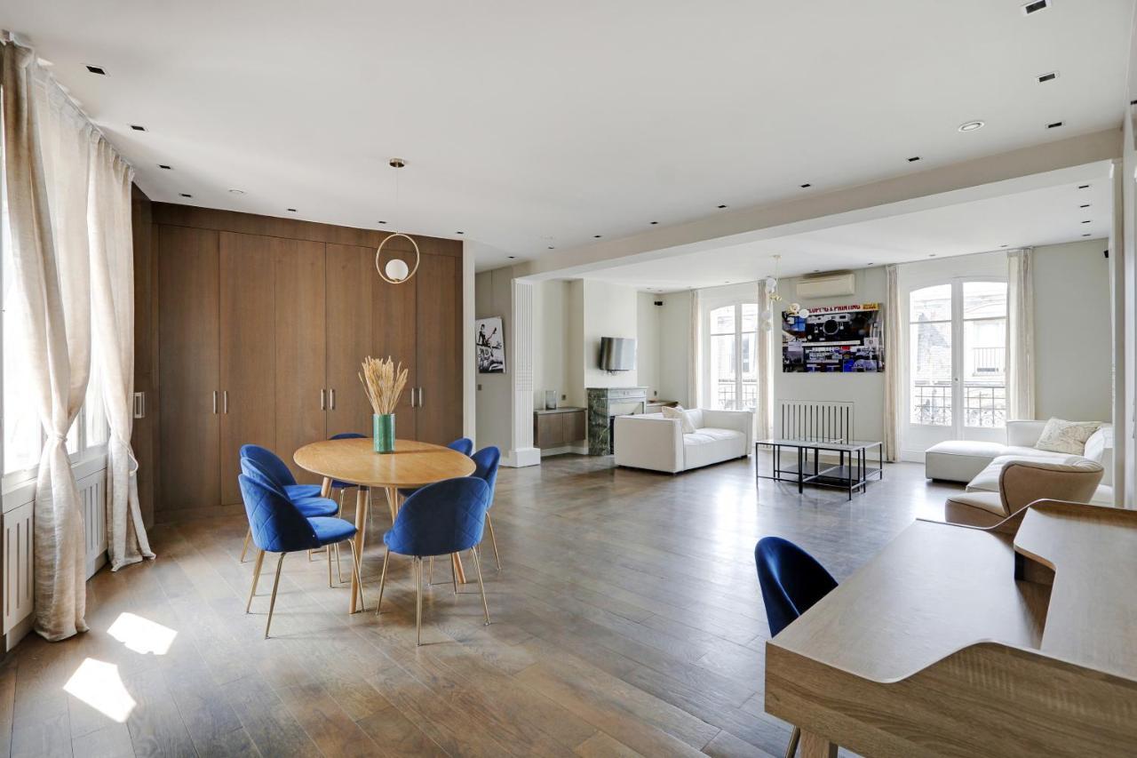Apartment Pick A Flat's In Montaigne - Cour 1er Paris