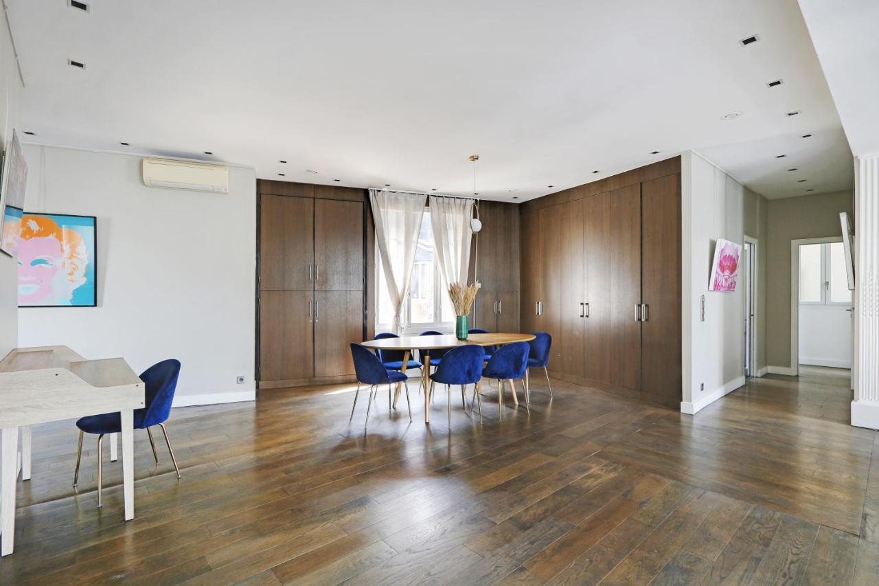 Apartment Pick A Flat's In Montaigne - Cour 1er Paris