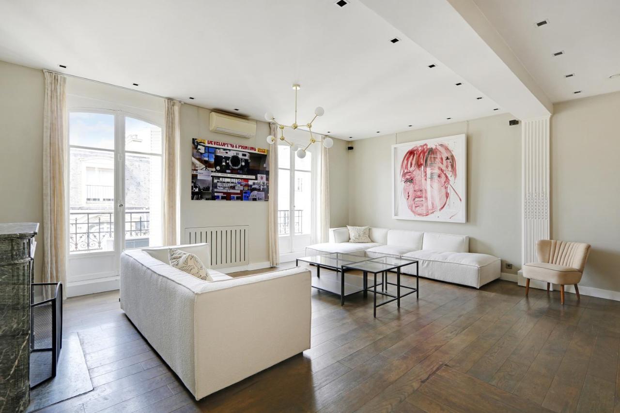 Apartment Pick A Flat's In Montaigne - Cour 1er Paris