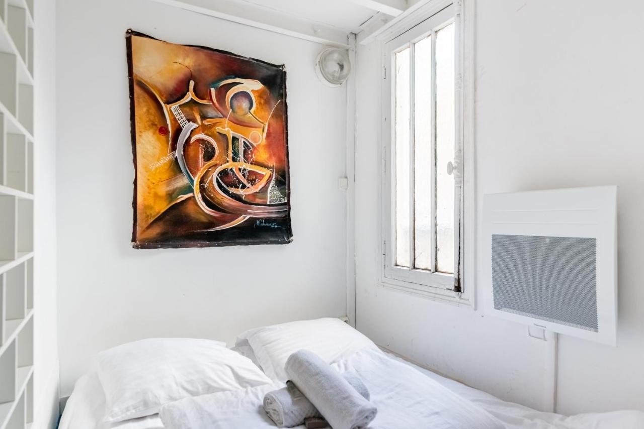 Stylish In The Middle Of Apartment *