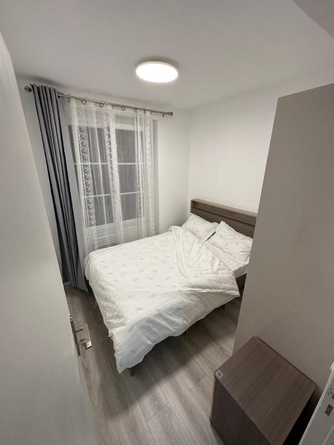 Apartment Studio 12