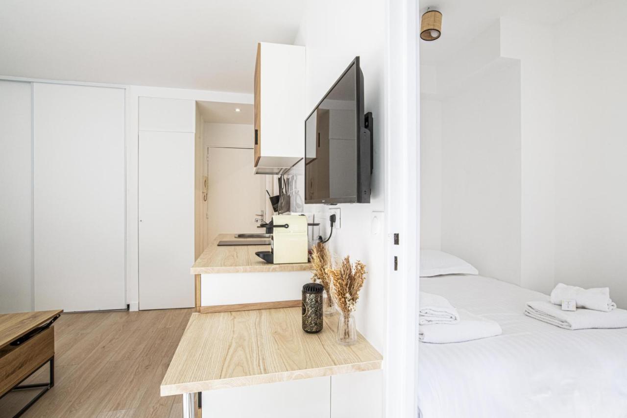 Pick A Flat's In Place Des Ternes - Boulevard Gouvion-saint-cyr Apartment