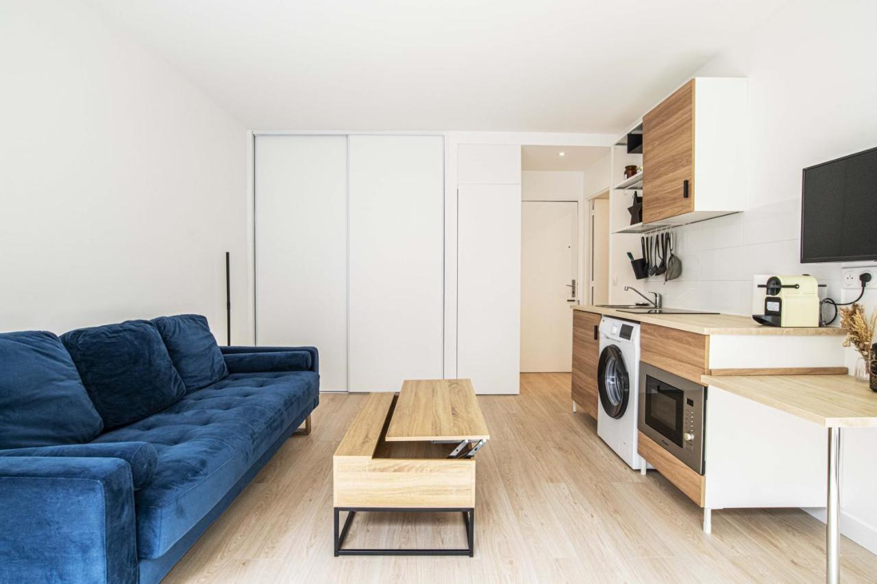 Pick A Flat's In Place Des Ternes - Boulevard Gouvion-saint-cyr * Paris