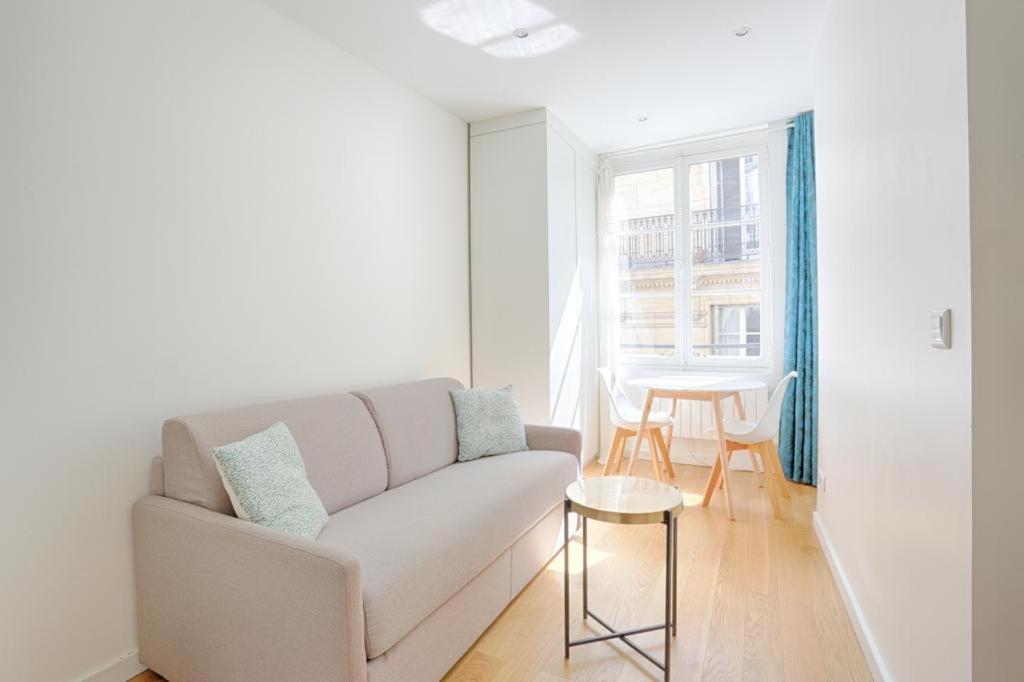 Ciseaux 4f - In Saint Germain Des Pres Apartment Paris