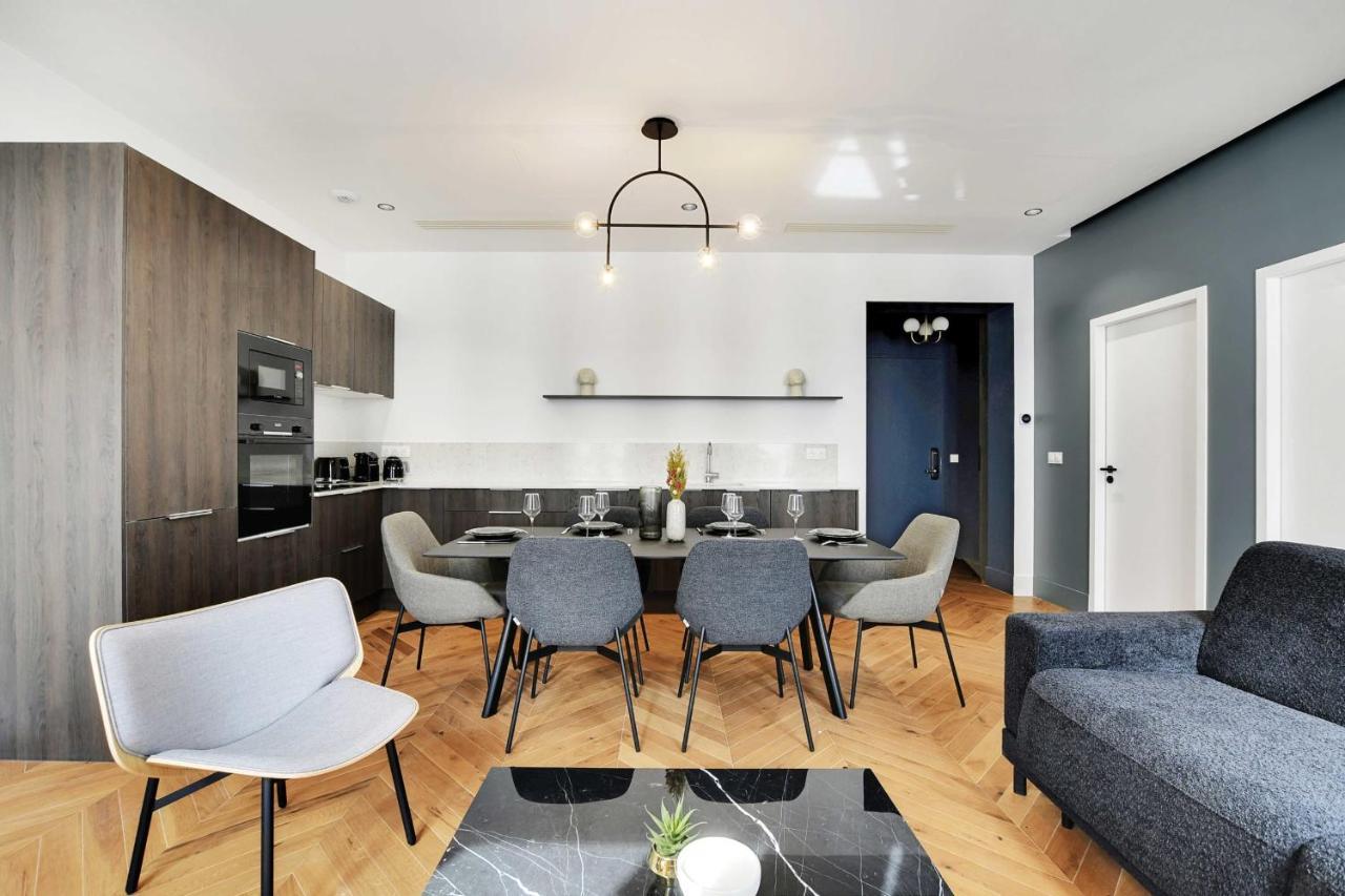Stunning - 2br-6p - Opera Apartment *