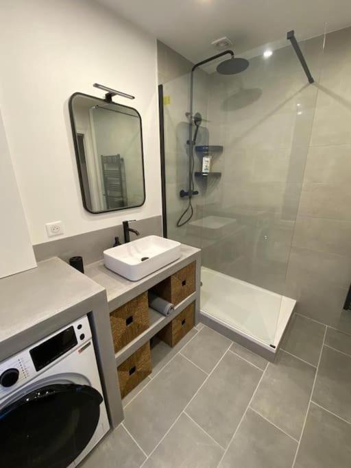 Apartment Bright Modern Apartment, 2 Bedrooms, 6 Guests Paris