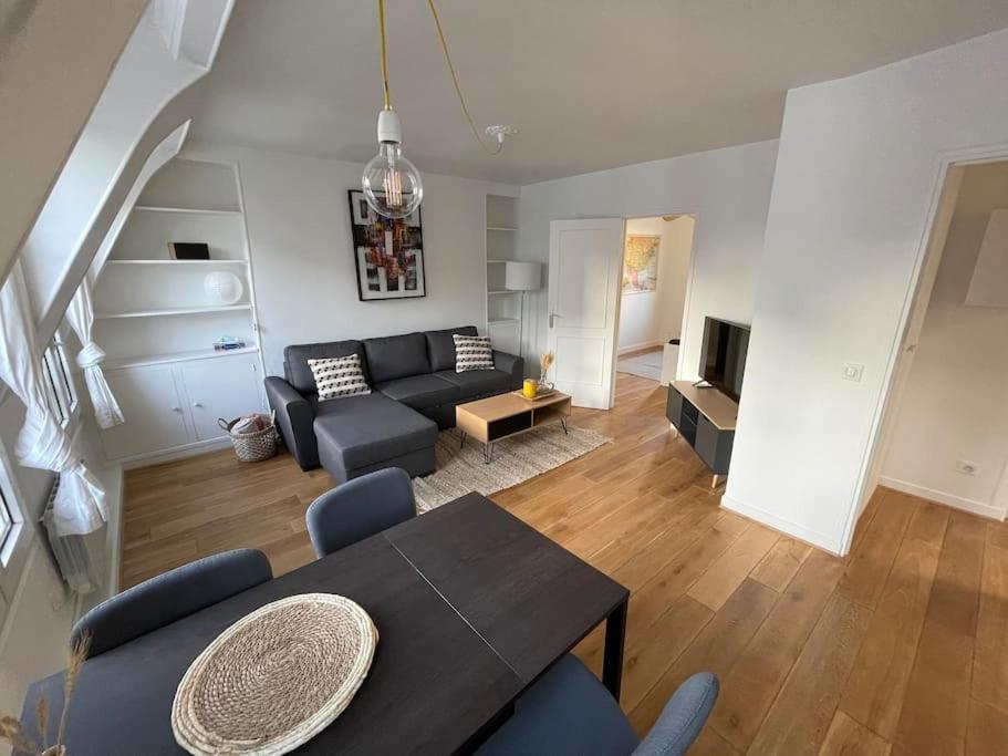 Bright Modern Apartment, 2 Bedrooms, 6 Guests Apartment Paris