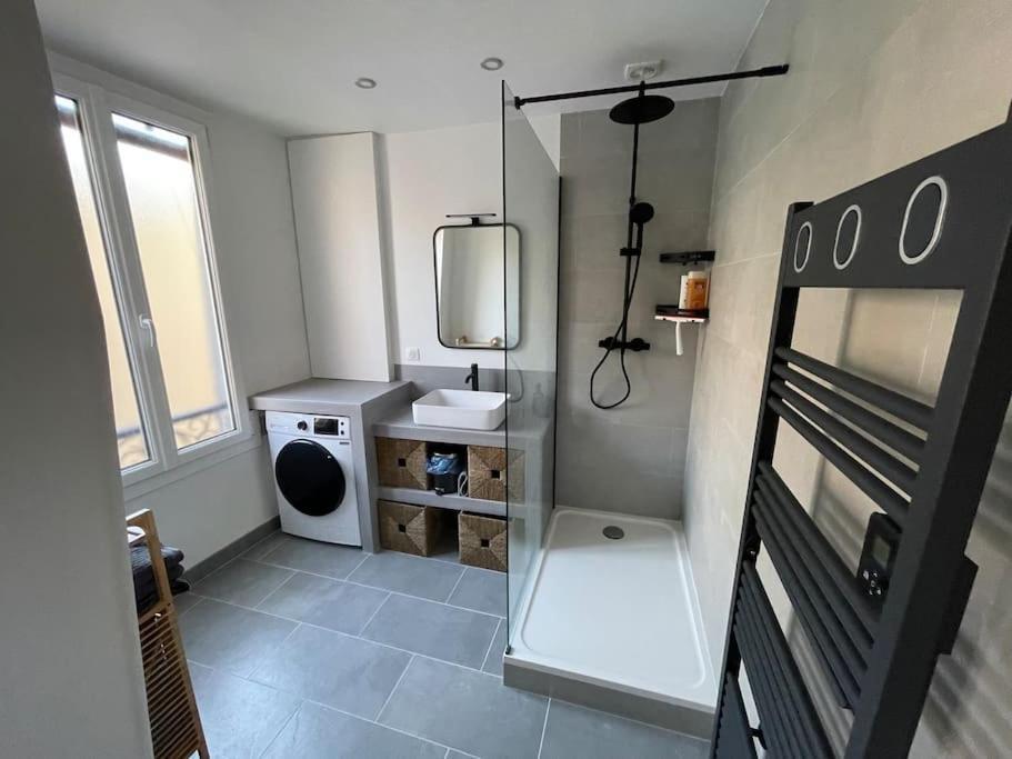 Apartment Bright Modern Apartment, 2 Bedrooms, 6 Guests Paris