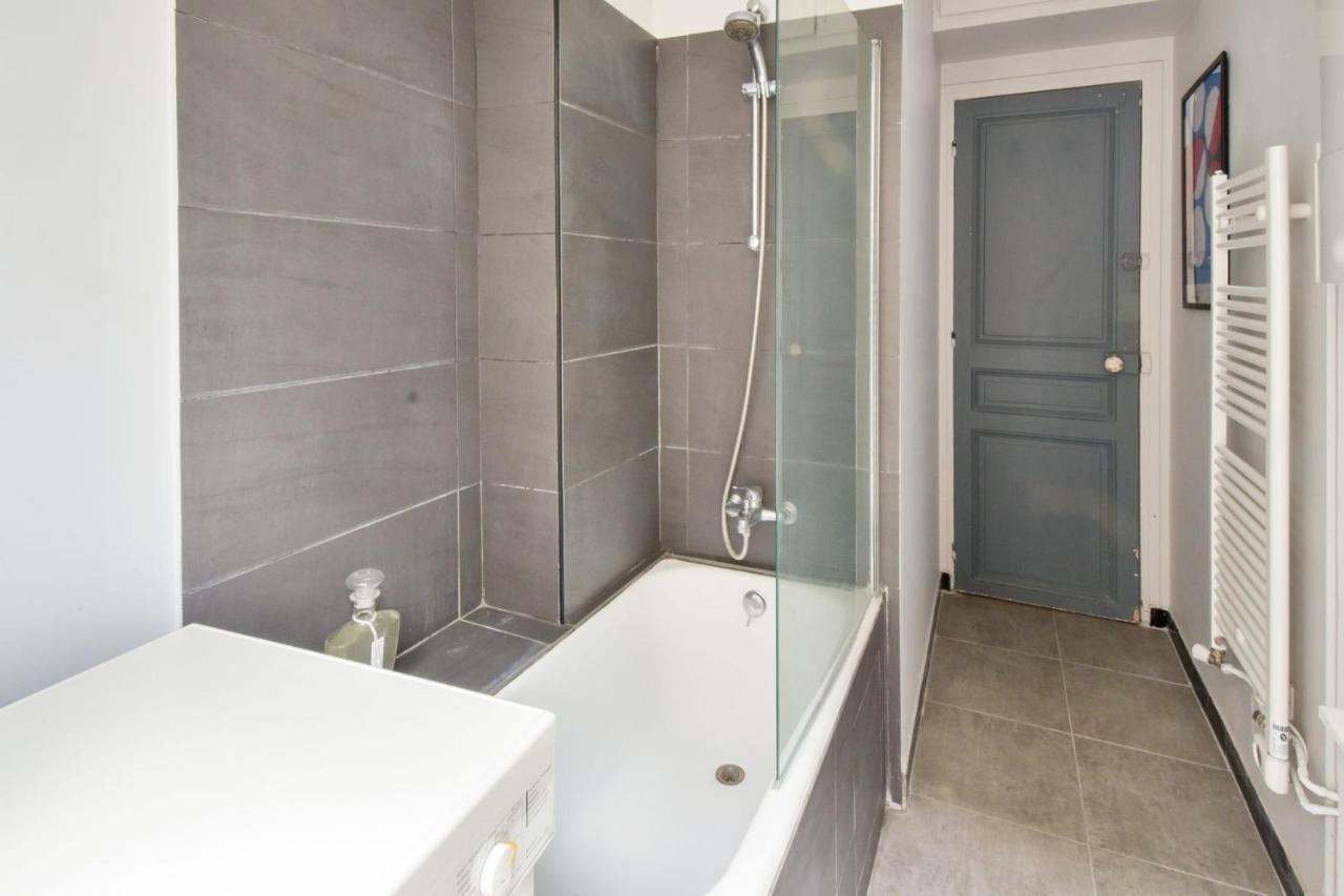 Haussman Et Son Balcon - Welkeys Appartement