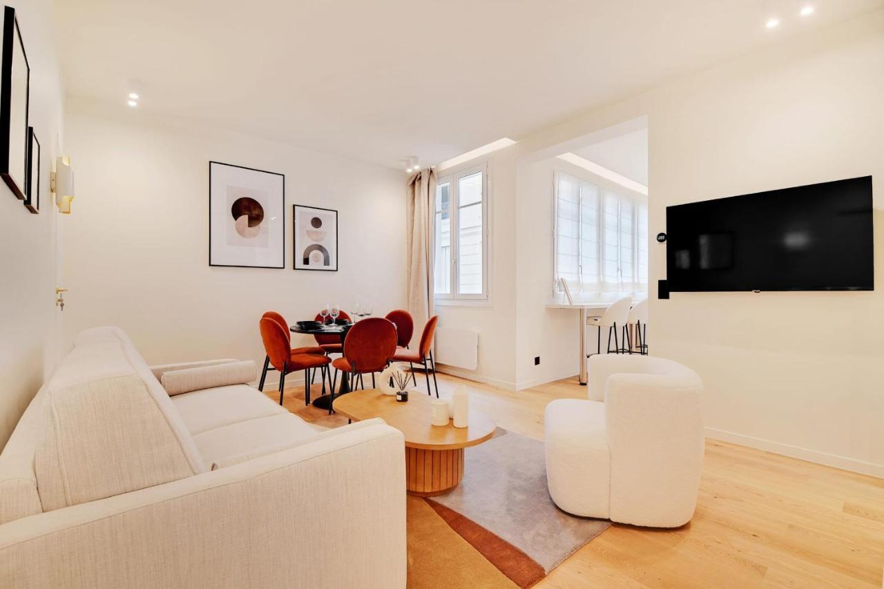 Chic - 2br-6p - Opera House Apartment
