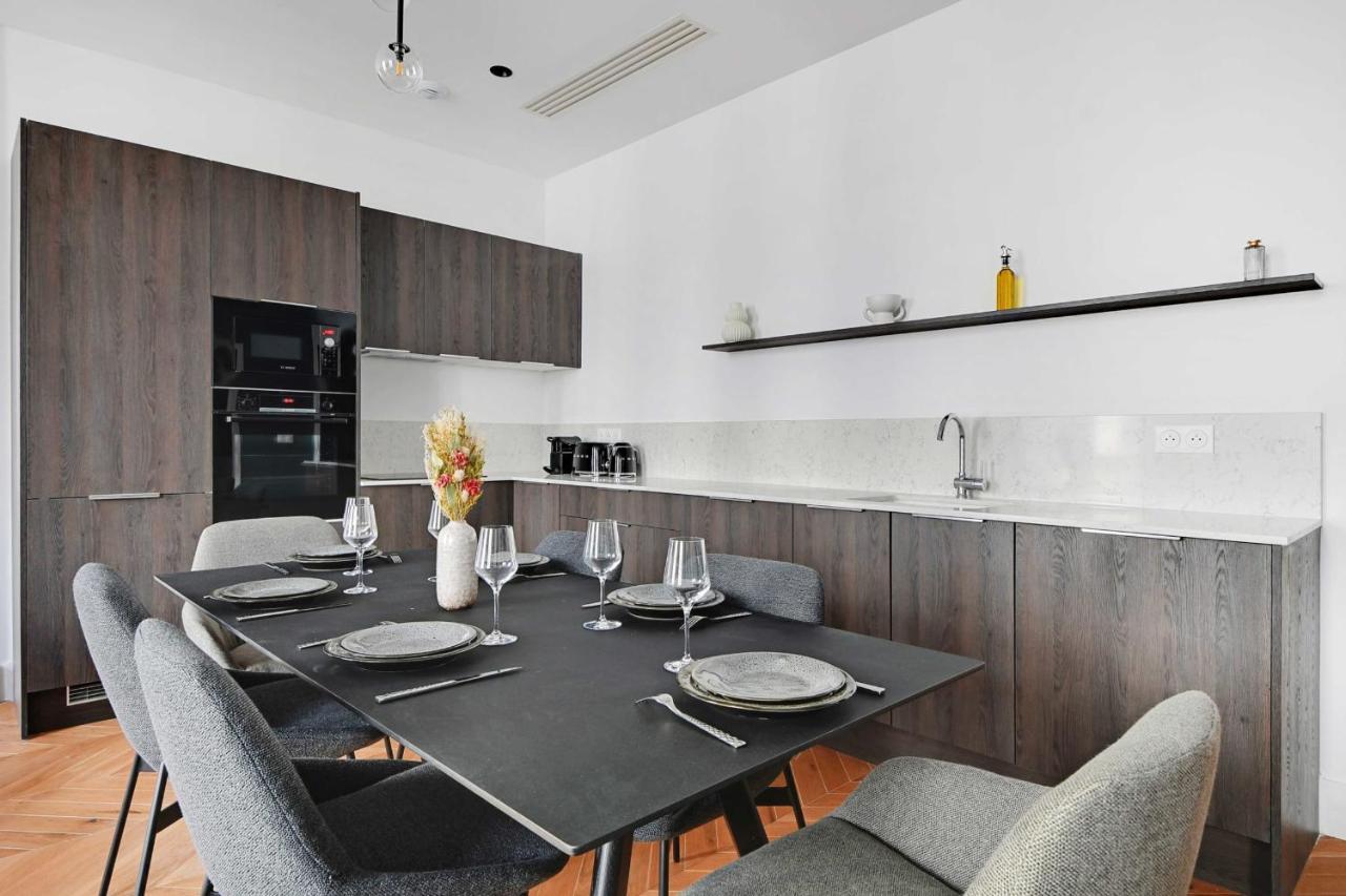Apartment Spacious & Modern In Central - 2br6p - A20 *