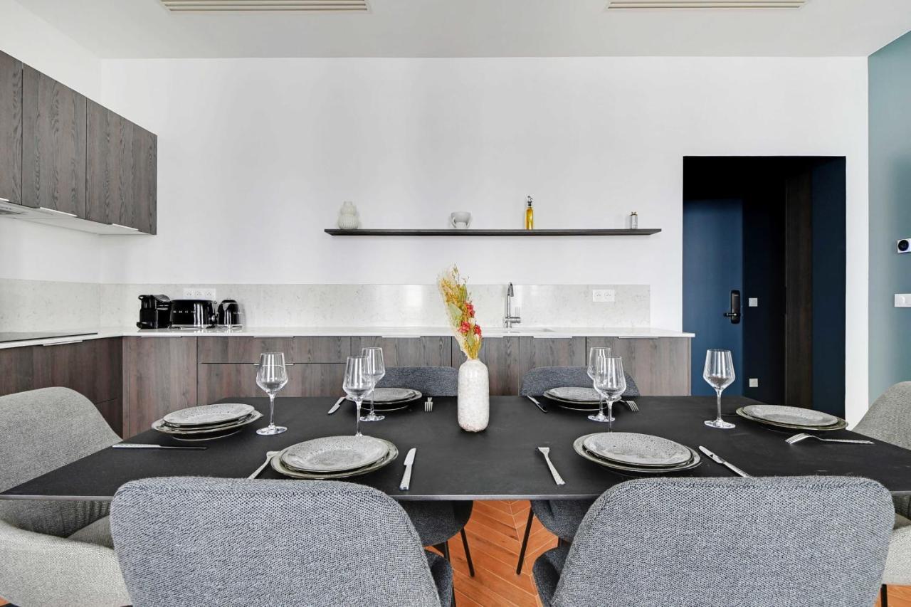 Spacious & Modern In Central - 2br6p - A20 Apartment *
