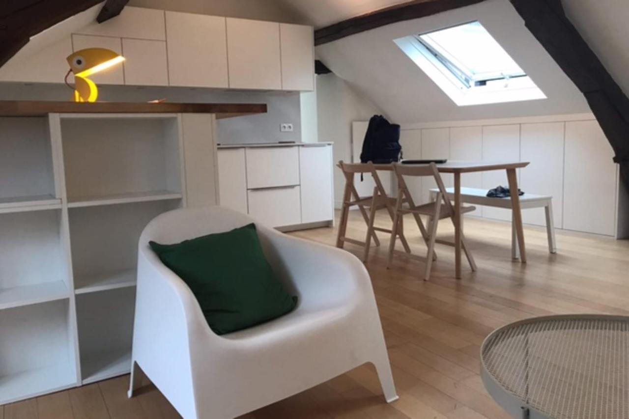 Quiet And Bright Of 57 M In 4th Apartment