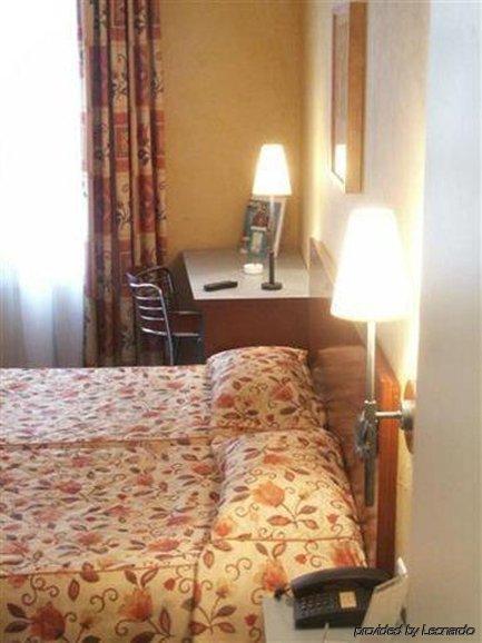 Hotel De Neuve By Happyculture