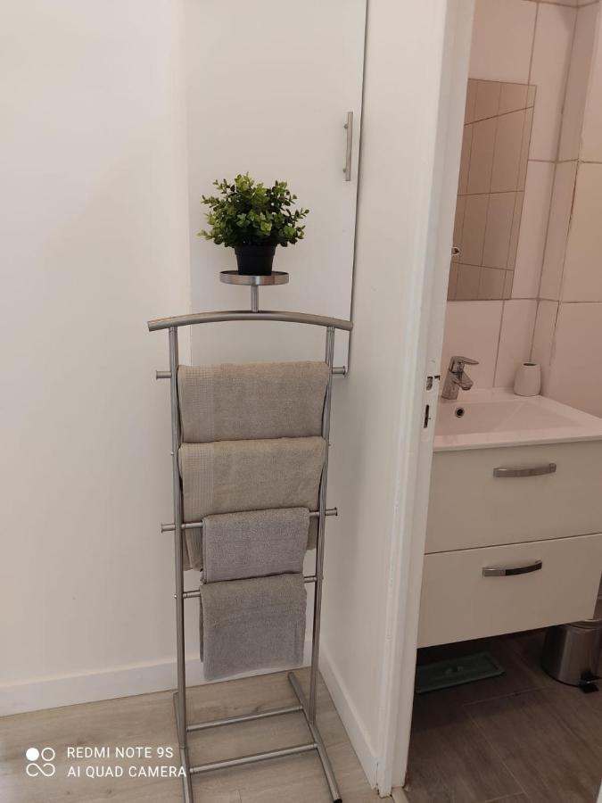 Nice Flat Near Gare Du Nord O Gare Du L Est Free Wi-fi And Netflix Apartment *
