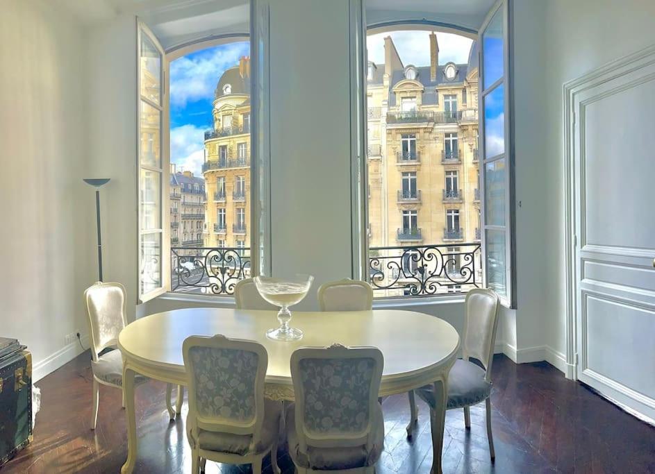 Exclusive Parisian Palace Apartment *