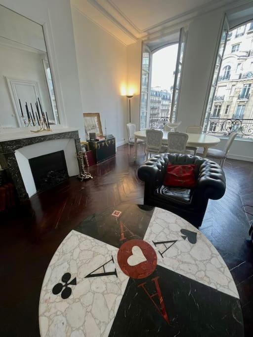 Exclusive Parisian Palace * Paris