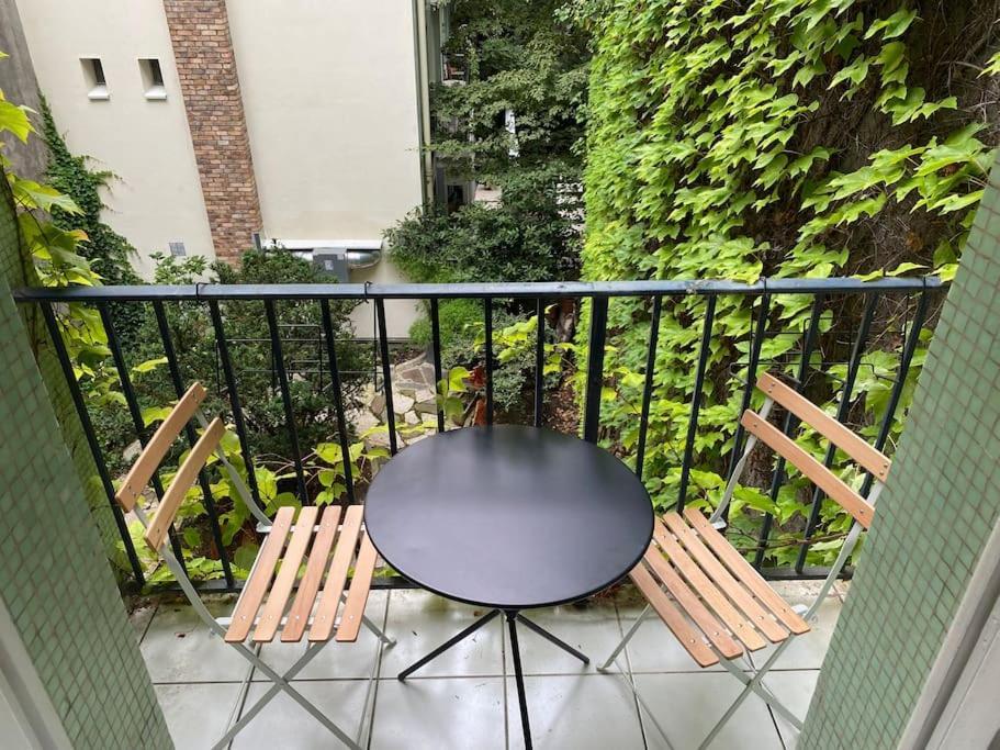 Apartment A Deux Pas Du Pantheon Avec Balcon
