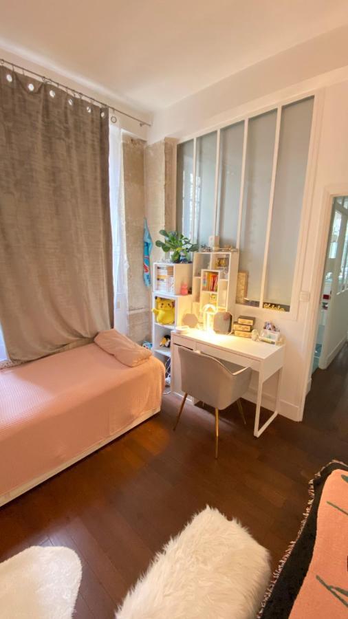 Lepic, Luxury Flat In Montmartre With Private Terrasse-appartement Entier Apartment *
