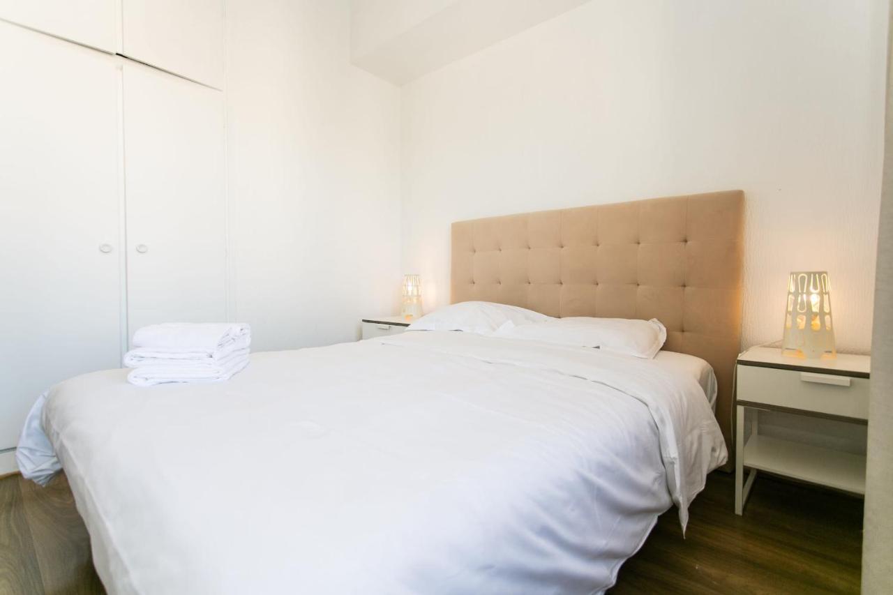 Upper Marais & -