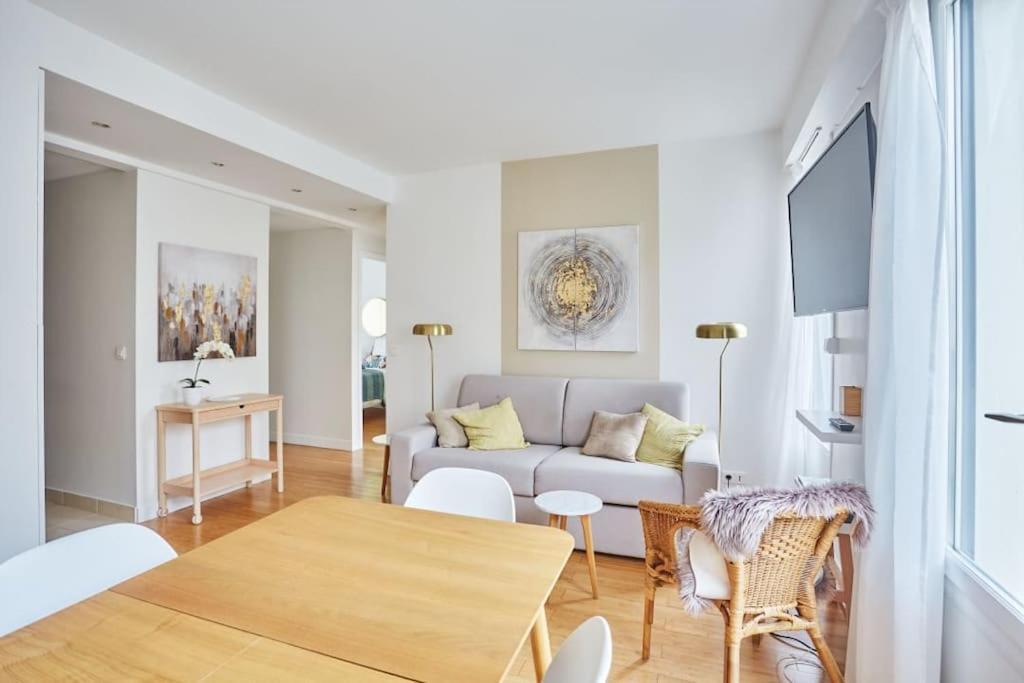 Appartement Rent A - Degas Paris