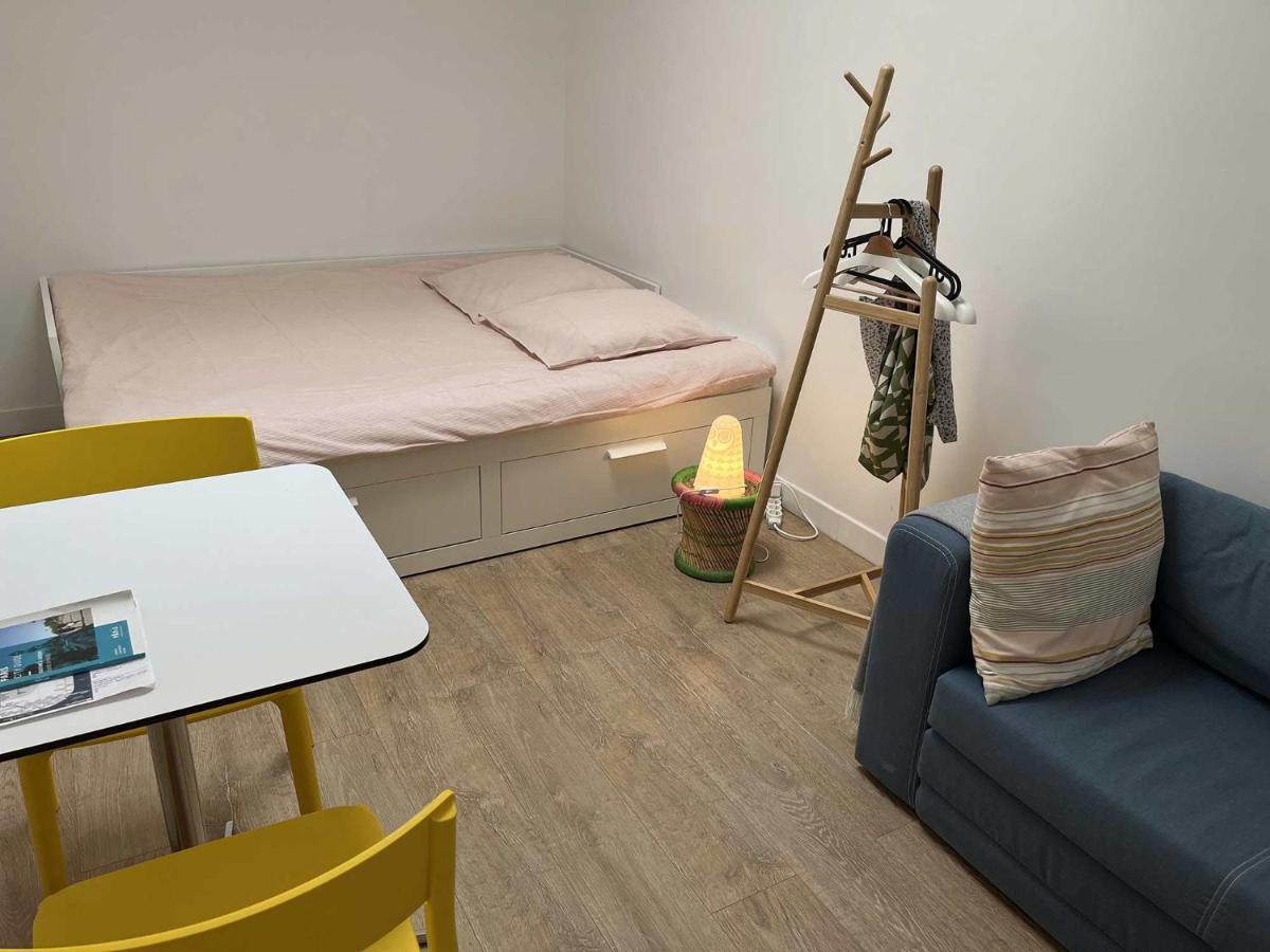 Homestay Studio Near Eiffel Tower + Arc De Triomphe
