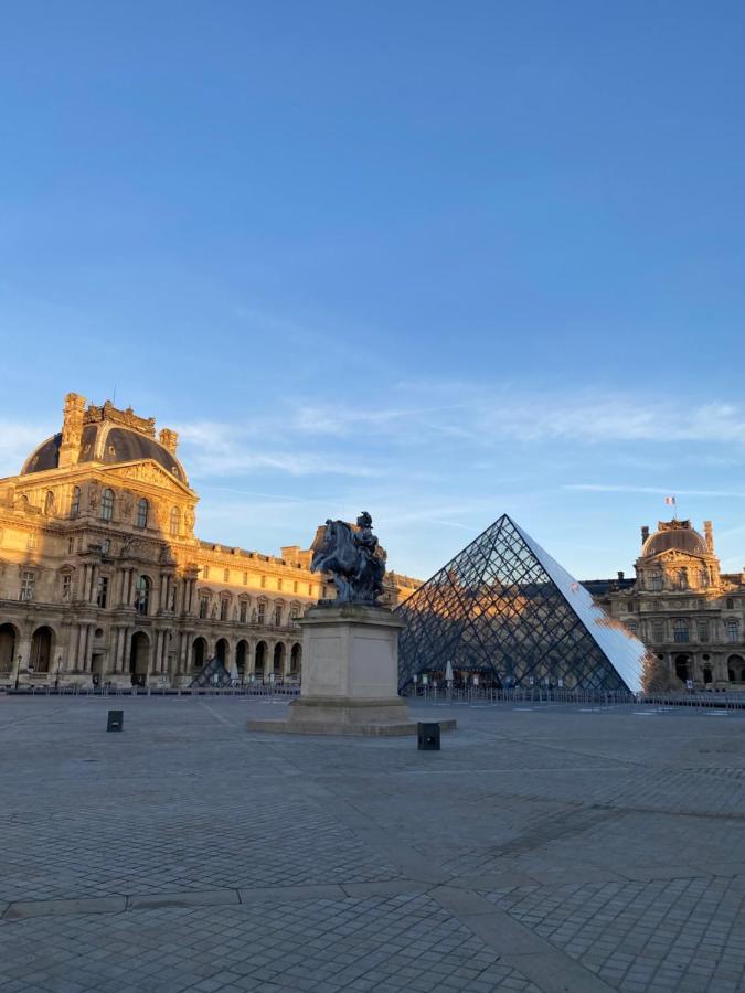 Apartment Superb Flat With Terrasse & 24-7 Security In The Heart Of Paris! Paris