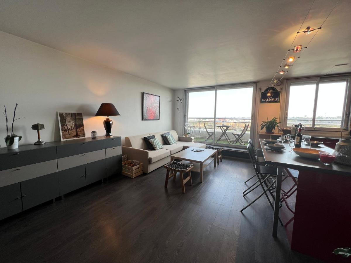 Apartment Above Eiffel Tower View Balcony