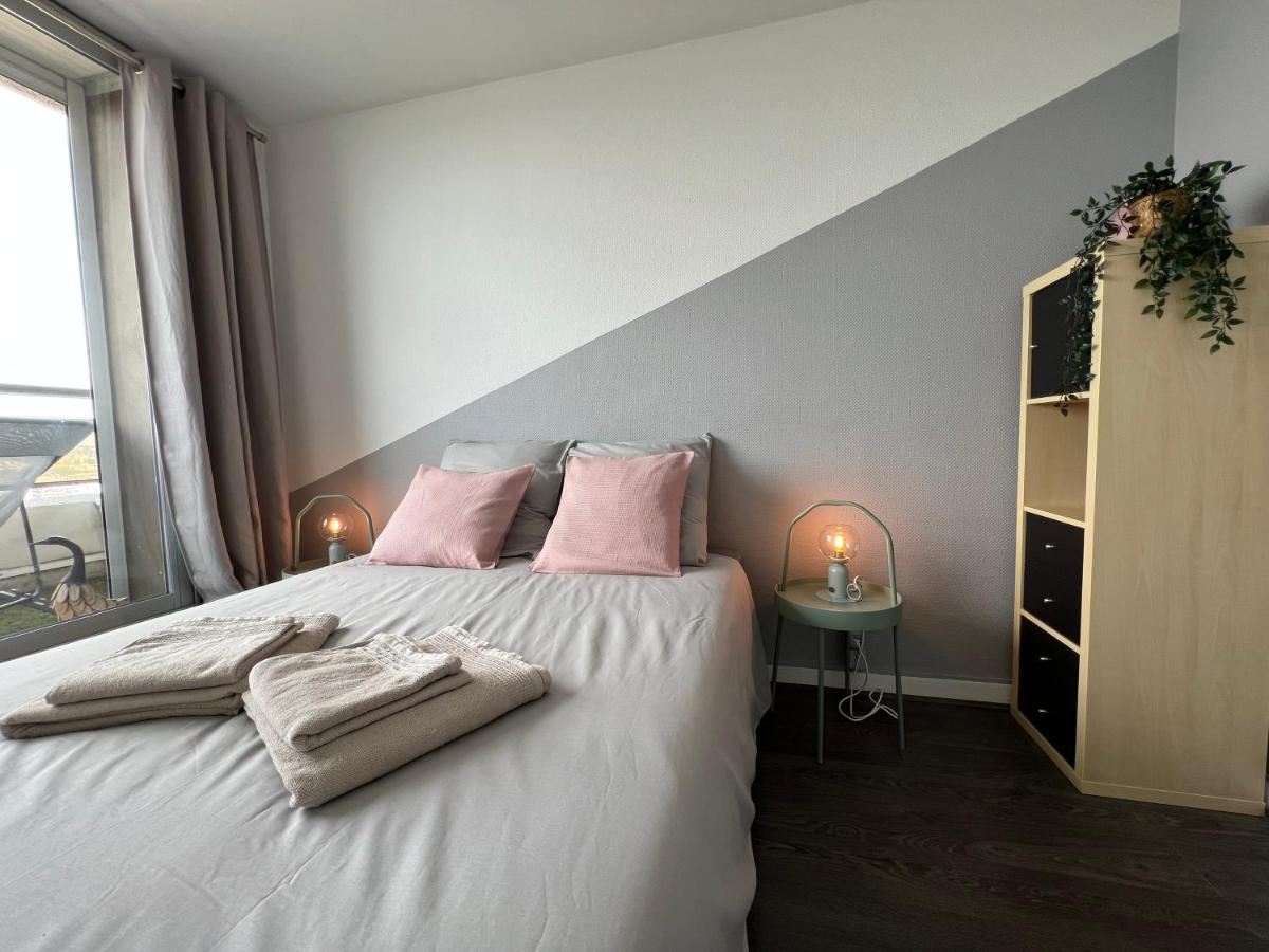 Apartment Above Eiffel Tower View Balcony Paris