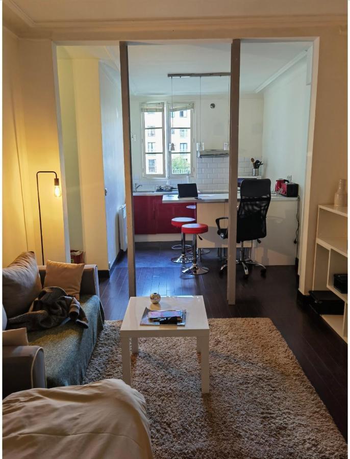 Studio Parisien Eiffel 7e *