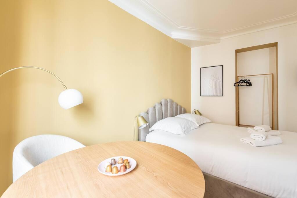 Boulevard Voltaire - Golden - Ii Apartment