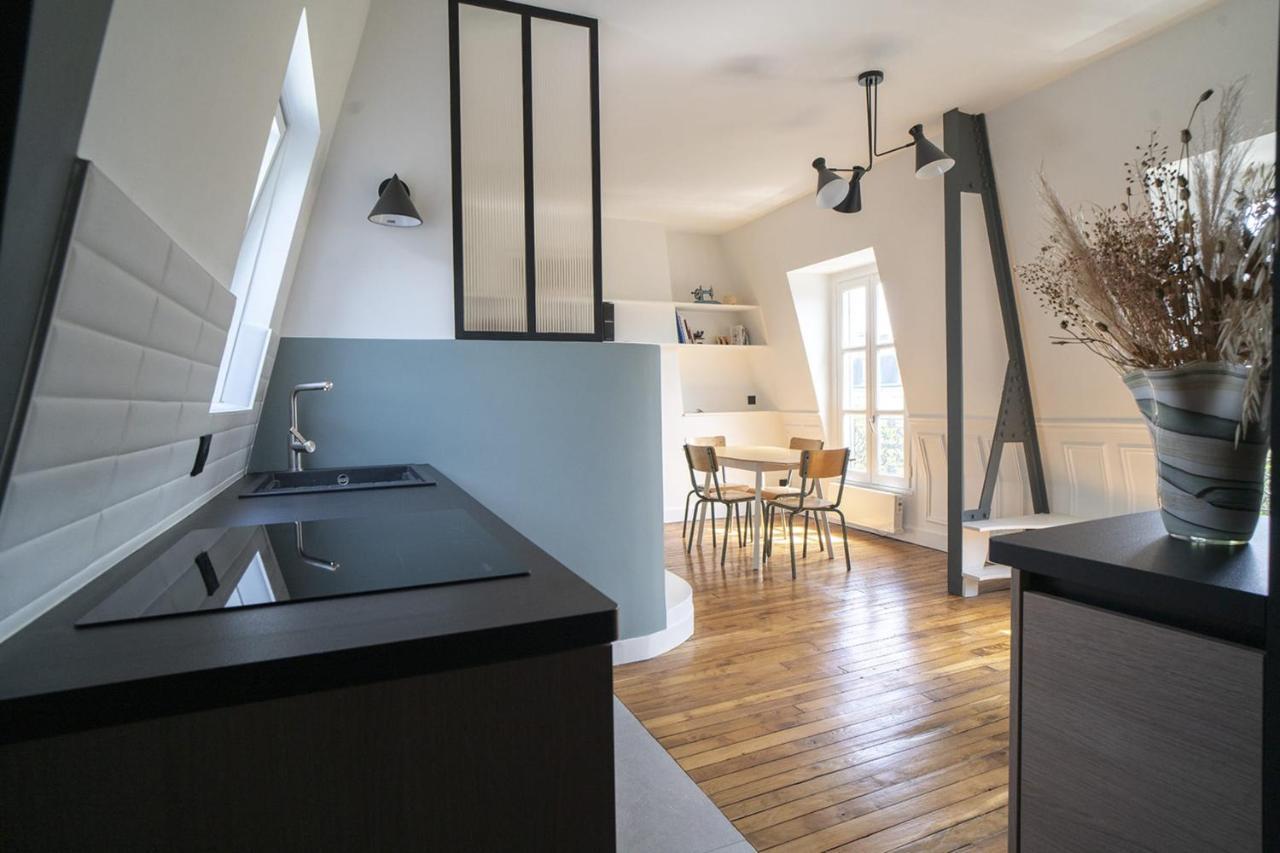 Parisian Cocoon Under The Roofs View Eiffel Tower Paris