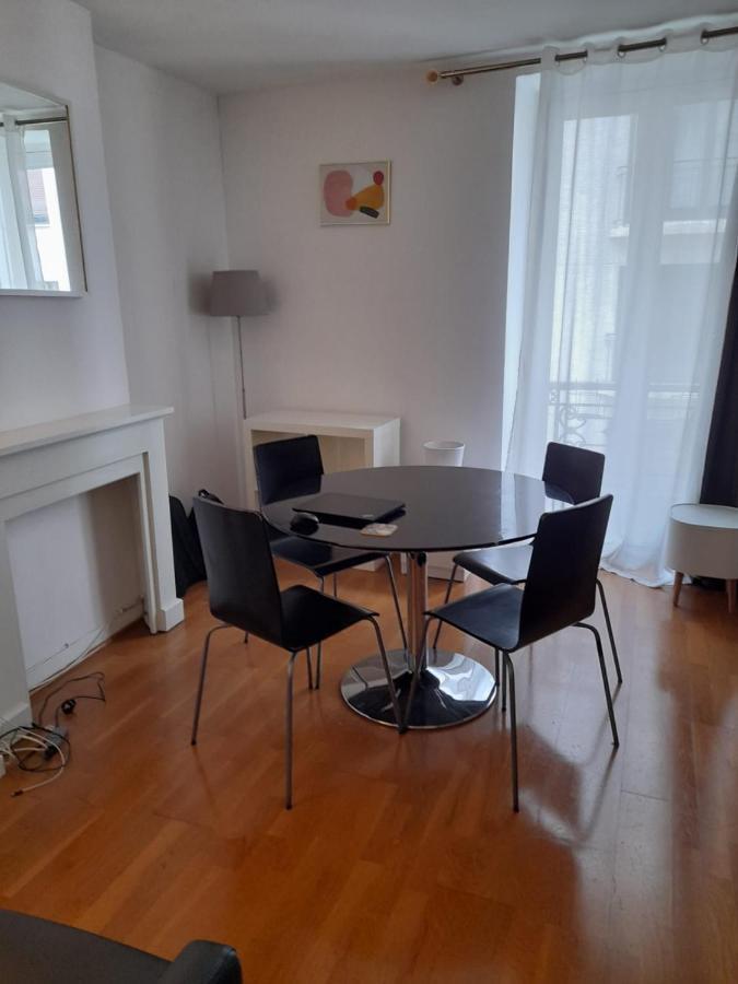 Les Sablons Situe A Cote De La Tour Eiffel Apartment