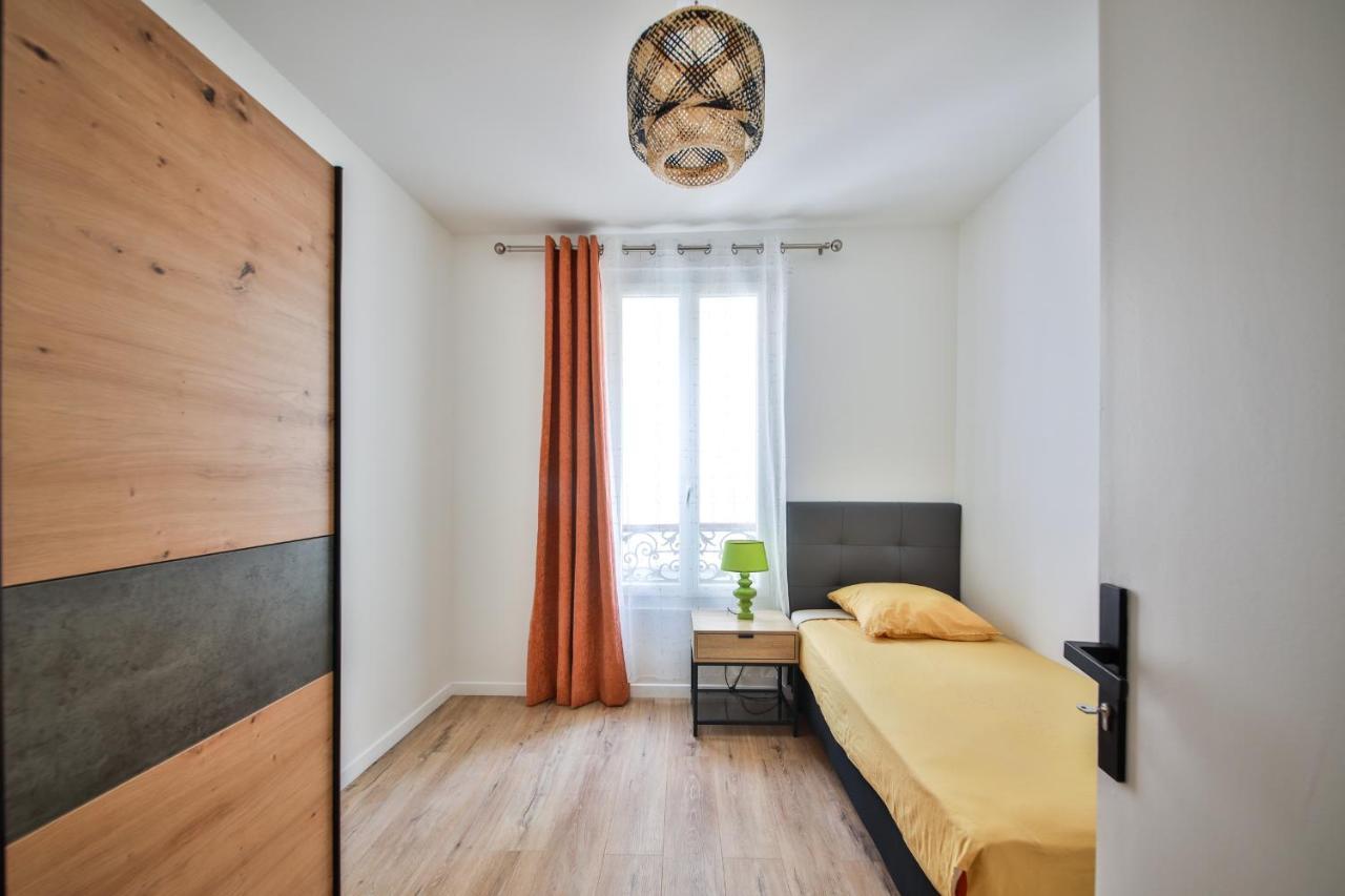 Lovely For 6, Metro At 160m ! Apartment Paris