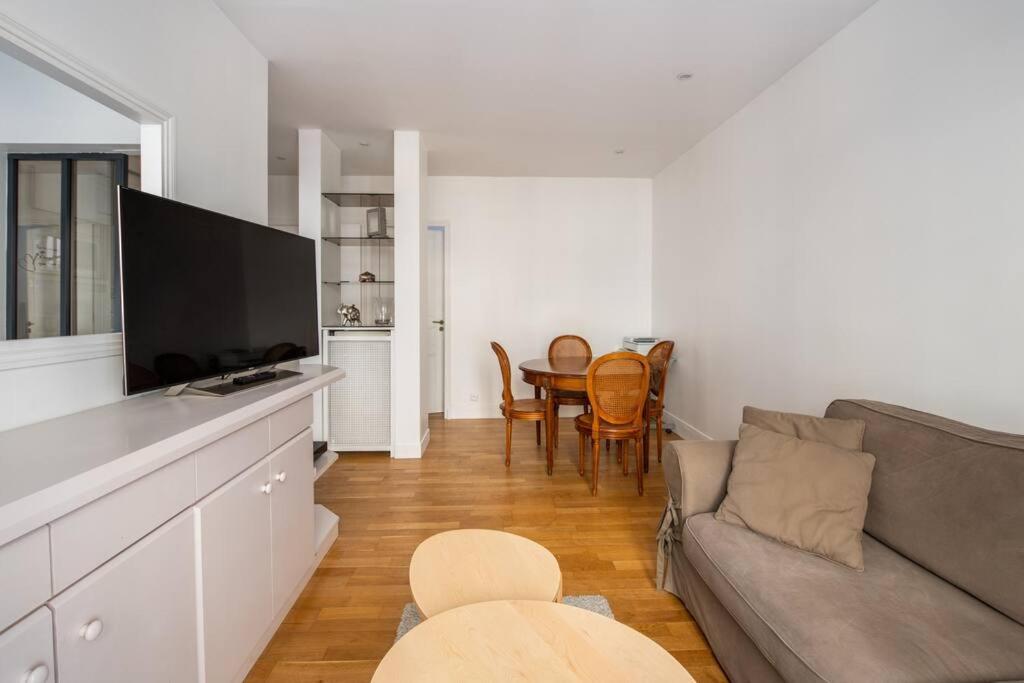 Apartment Goujon - Cozy In Nation-picpus Neighborhood Paris