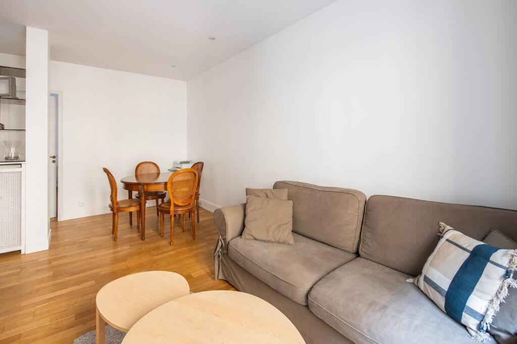 Goujon - Cozy In Nation-picpus Neighborhood Apartment *