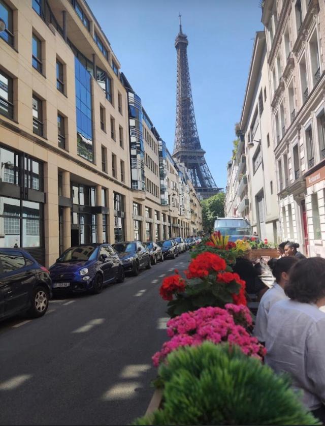 Apartment Sejour Au Pied De La Tour Eiffel